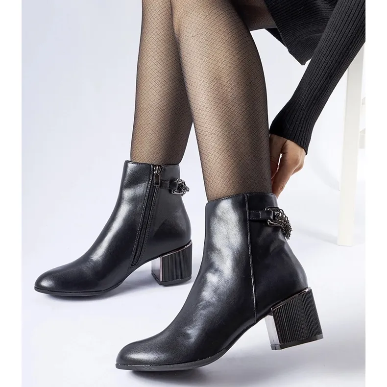 Bottines noires ornées d'une chaîne Fenughedu le noir