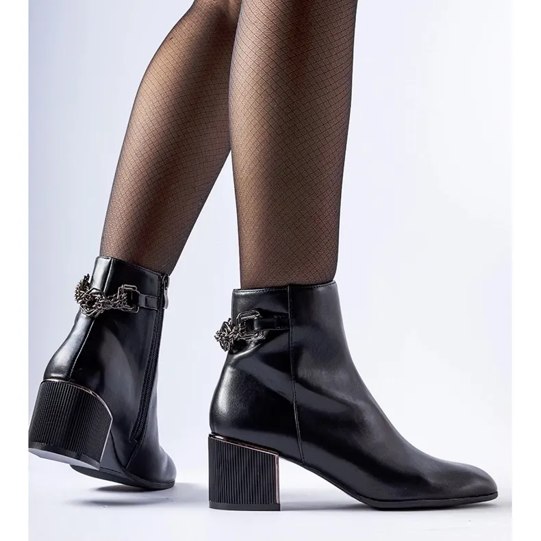 Bottines noires ornées d'une chaîne Fenughedu le noir