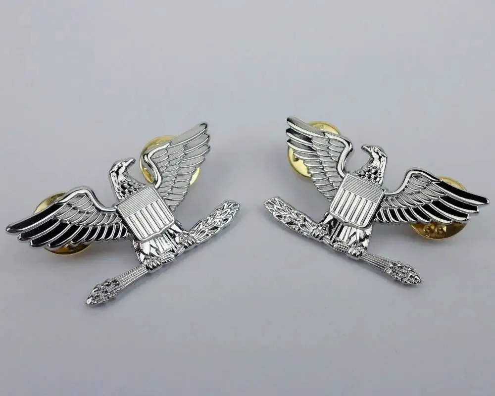 INSIGNE MILITAIRE - AIGLE (ARGENT)