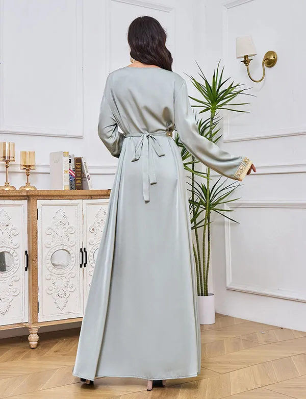 Robe abaya brodée et incrustée de diamants